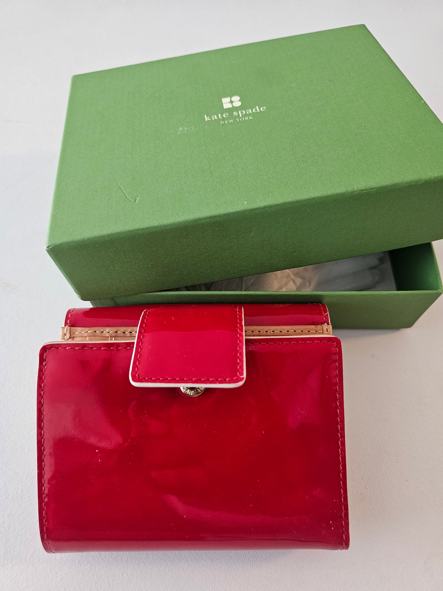 Kate spade tri fold card wallet card holder.