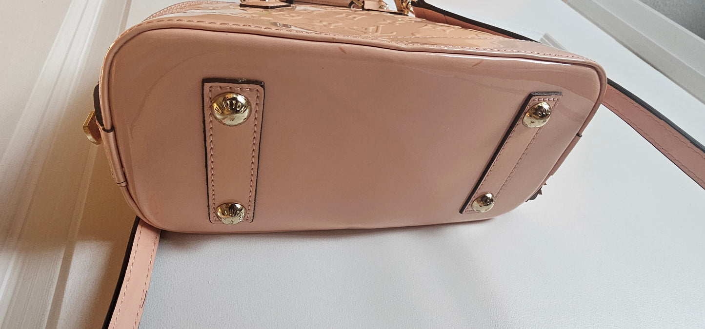LOUIS VUITTON Alma BB Monogram Vernis Leather Handbag Light Pink ballerina