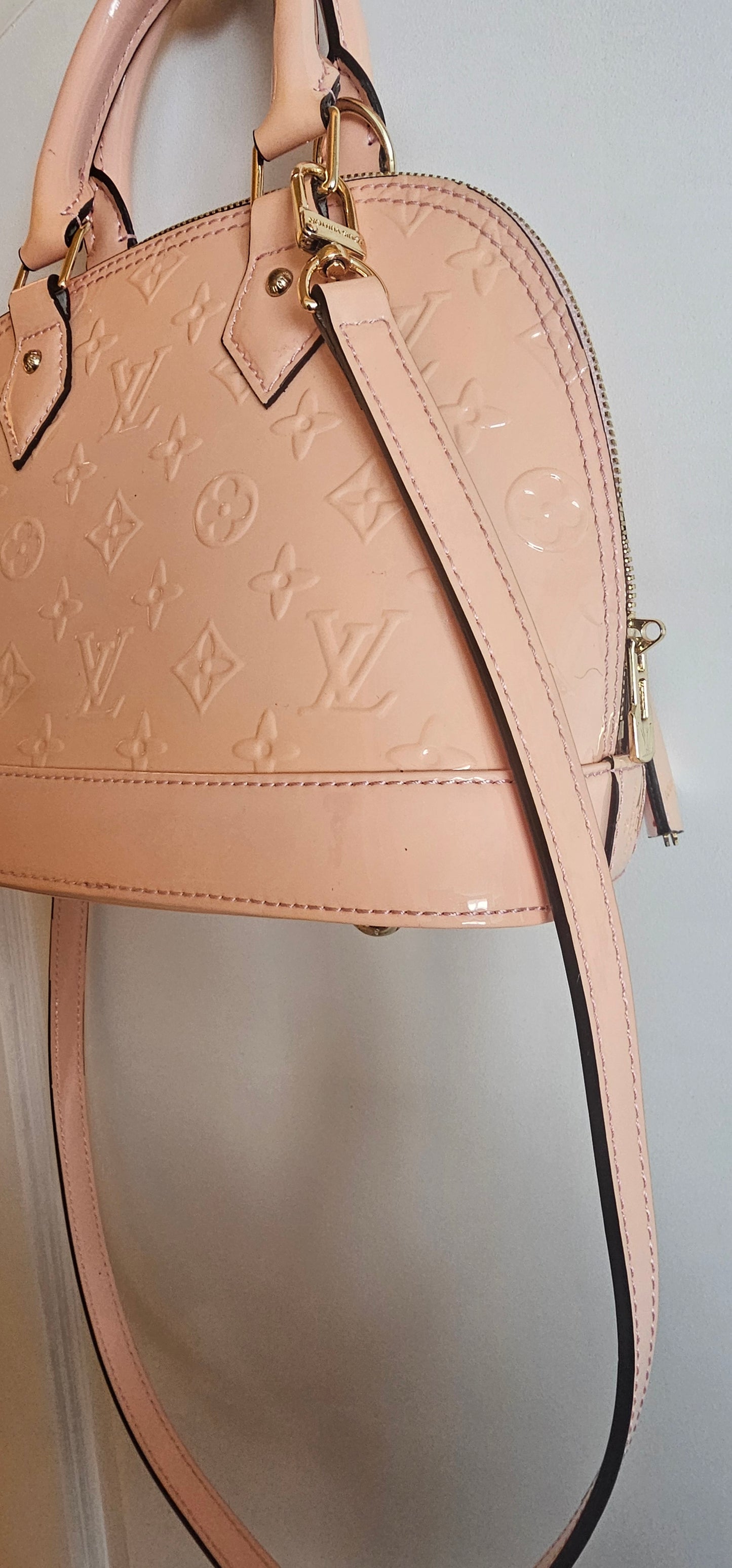LOUIS VUITTON Alma BB Monogram Vernis Leather Handbag Light Pink ballerina