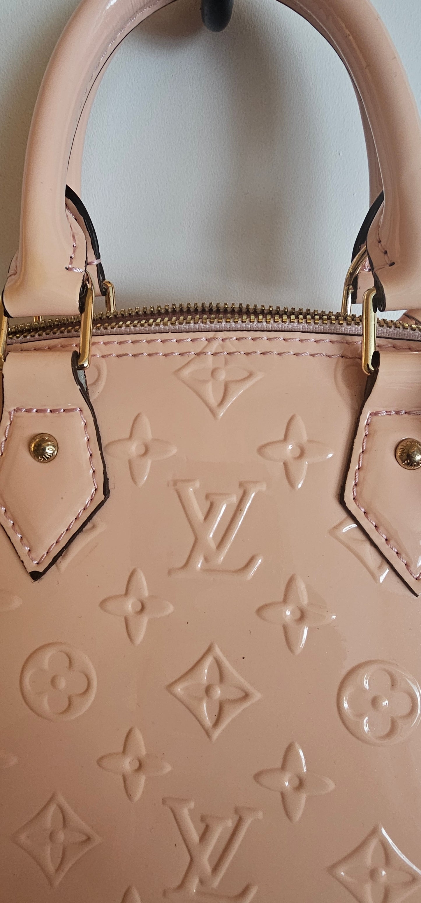 LOUIS VUITTON Alma BB Monogram Vernis Leather Handbag Light Pink ballerina