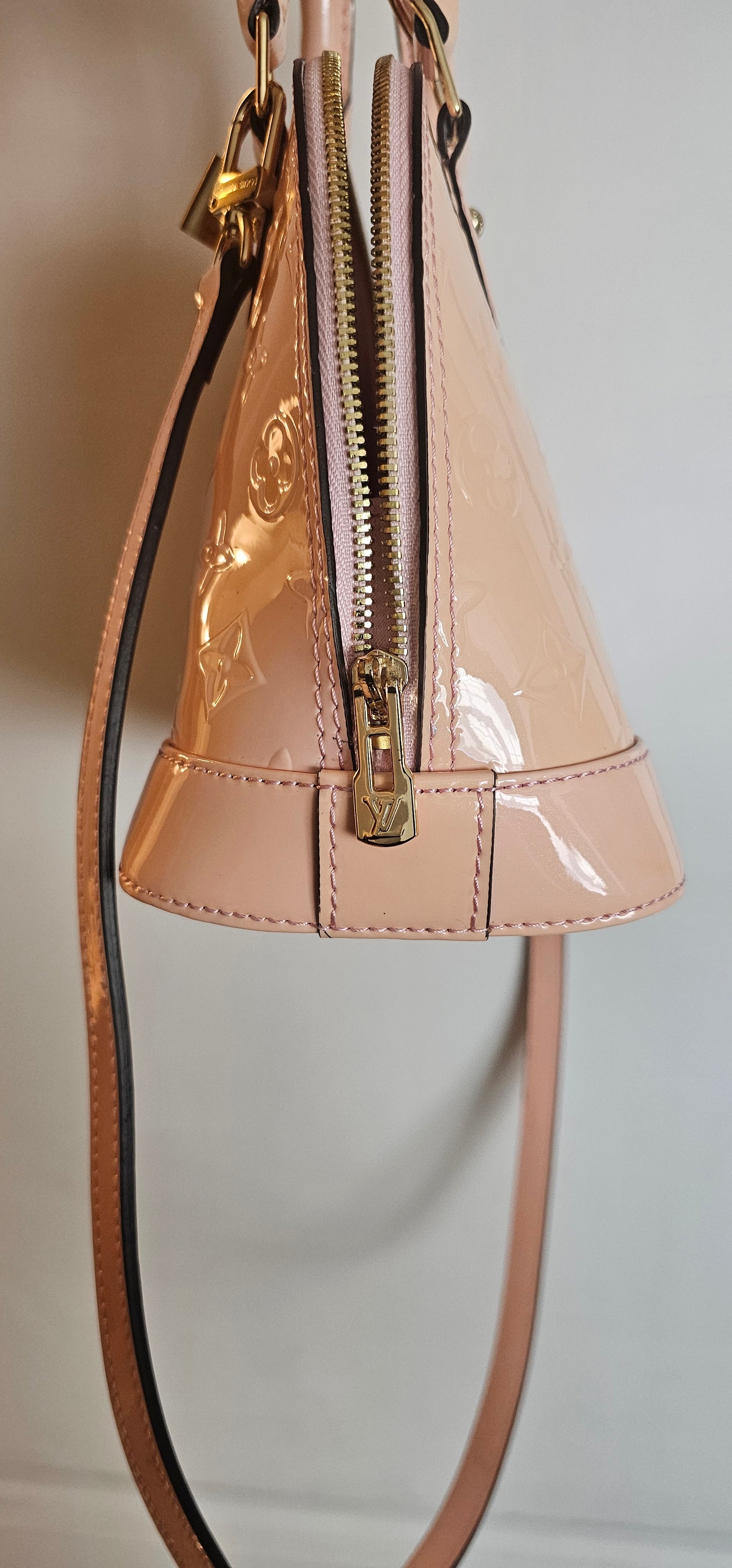 LOUIS VUITTON Alma BB Monogram Vernis Leather Handbag Light Pink ballerina