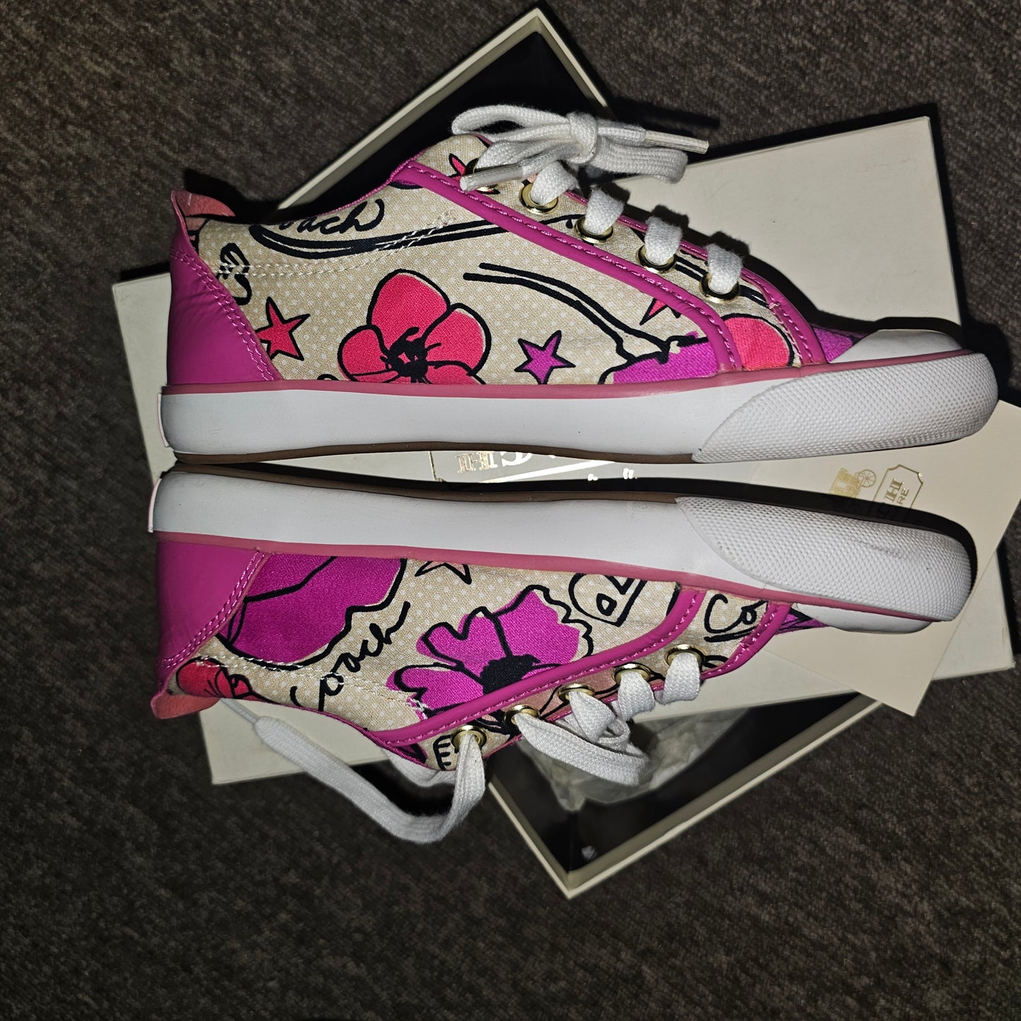 COACH~Barret Poppy Love Design Fuchsia Pink Patent Leather sneakers