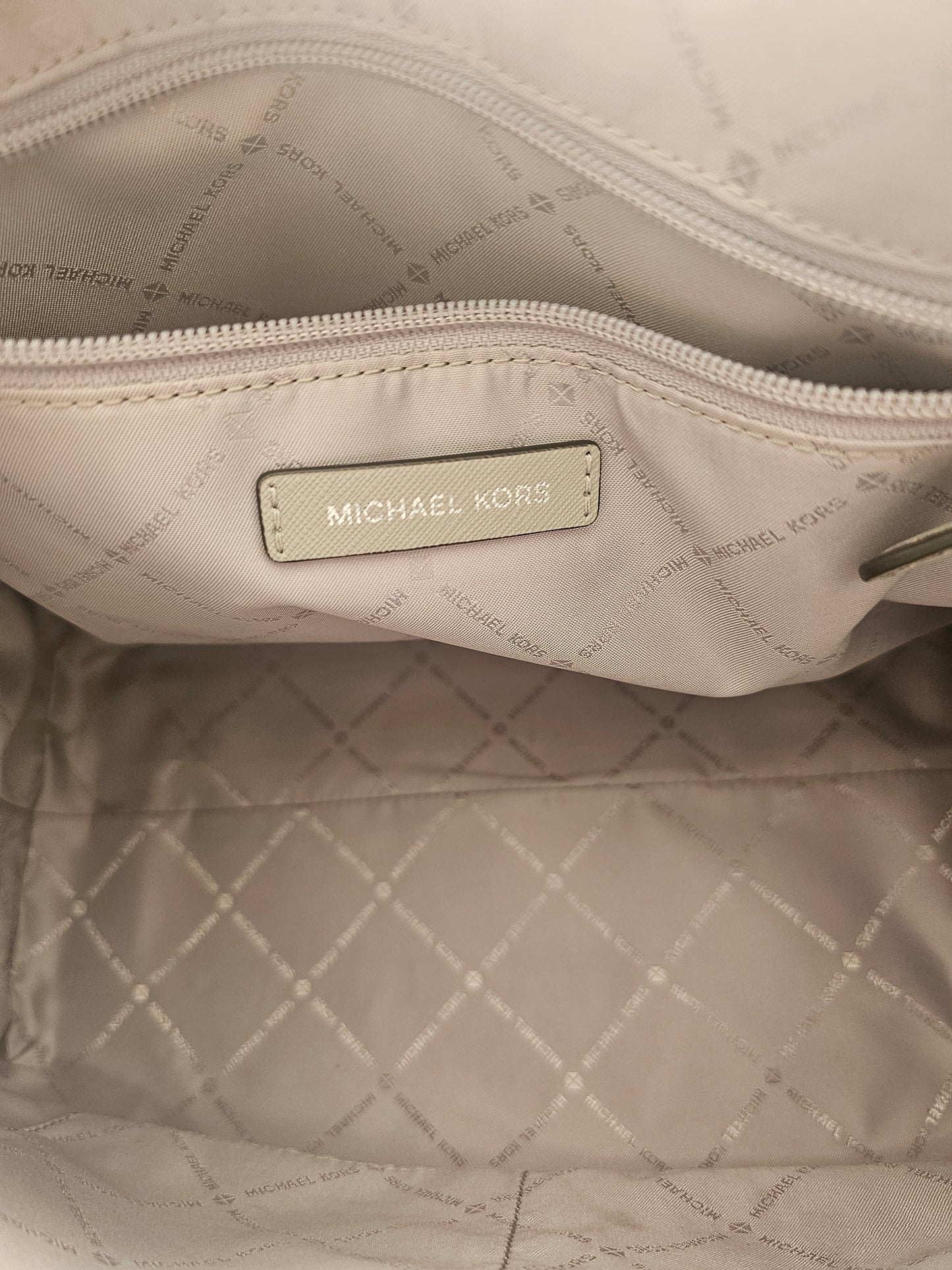 Michael Kors Large Ciara Saffiano Leather Tote Purse Satchel Pearl Gray