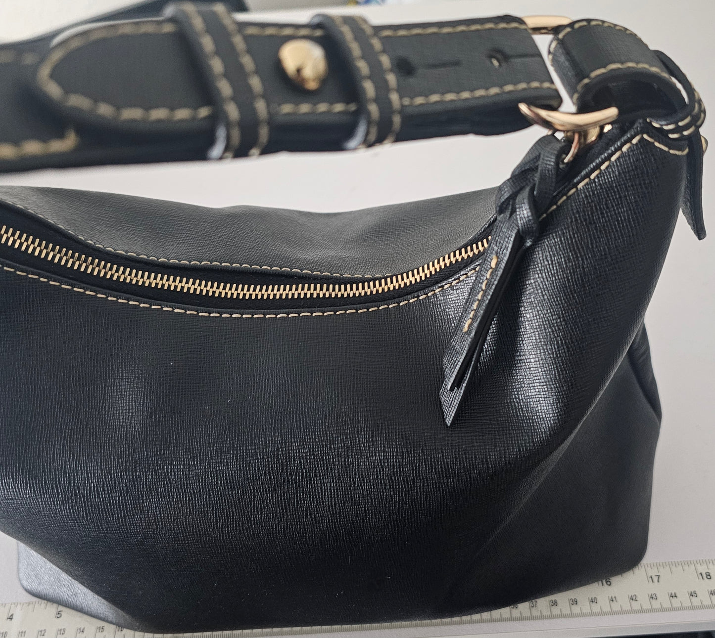 Dooney & Bourke Black smooth leather shoulder bag