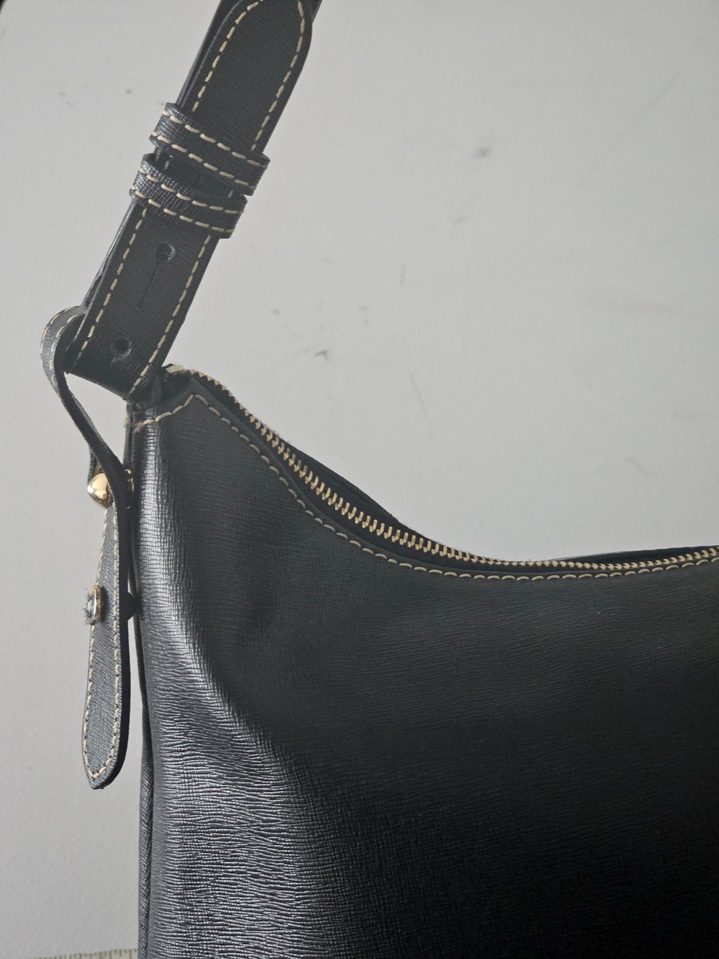 Dooney & Bourke Black smooth leather shoulder bag