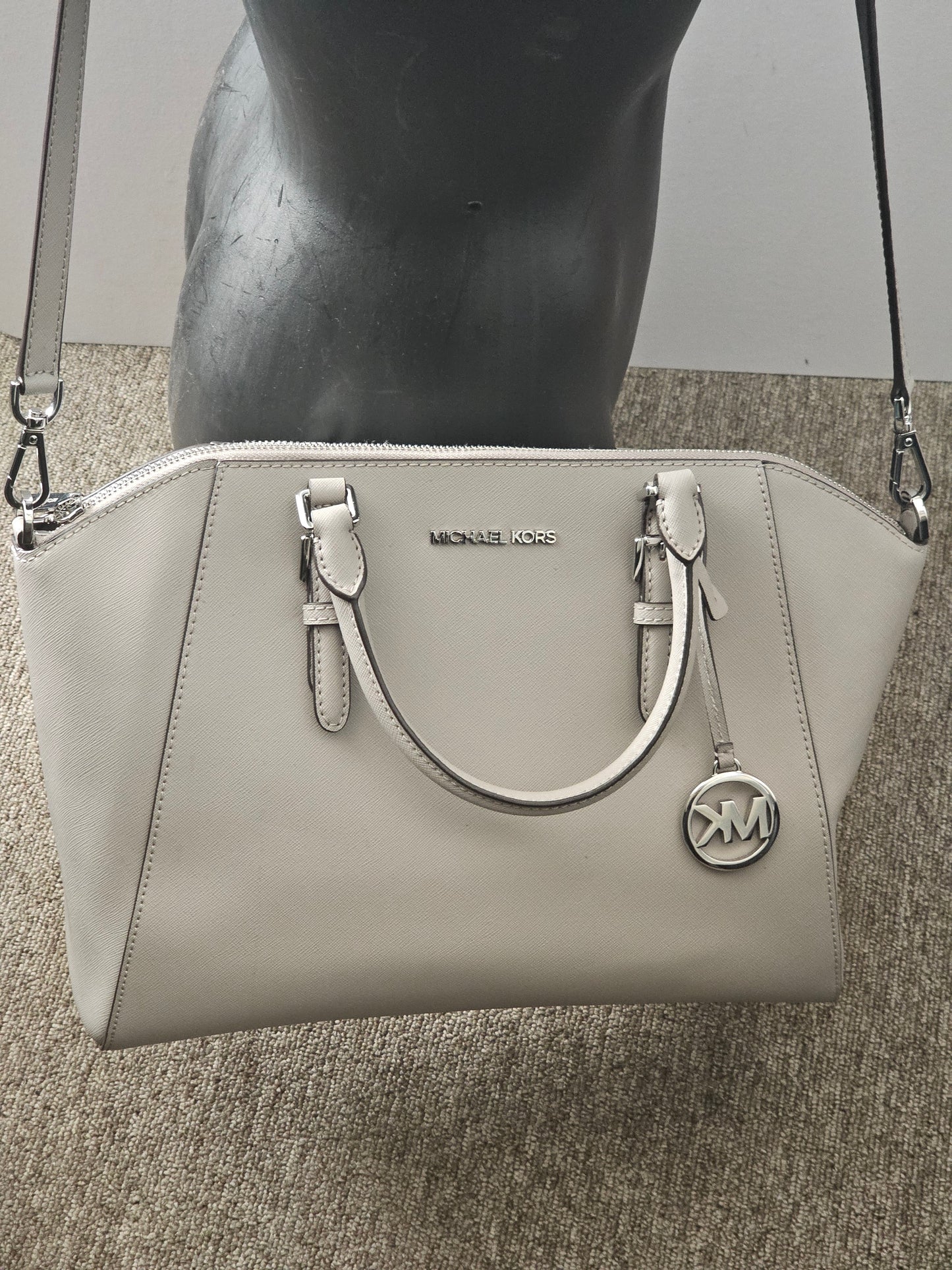 Michael Kors Large Ciara Saffiano Leather Tote Purse Satchel Pearl Gray