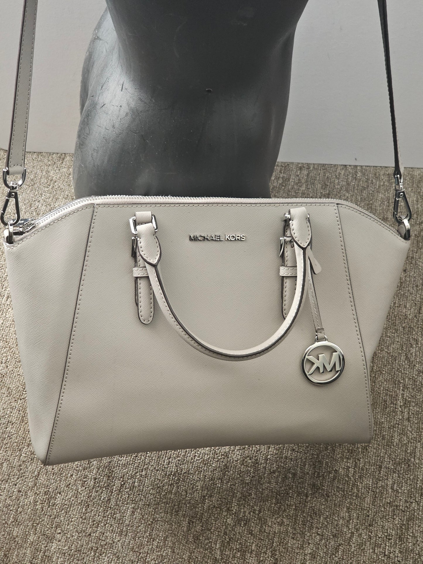 Michael Kors Large Ciara Saffiano Leather Tote Purse Satchel Pearl Gray