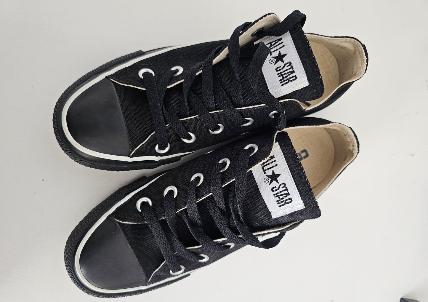 Converse all star blacked out unisex sneakers