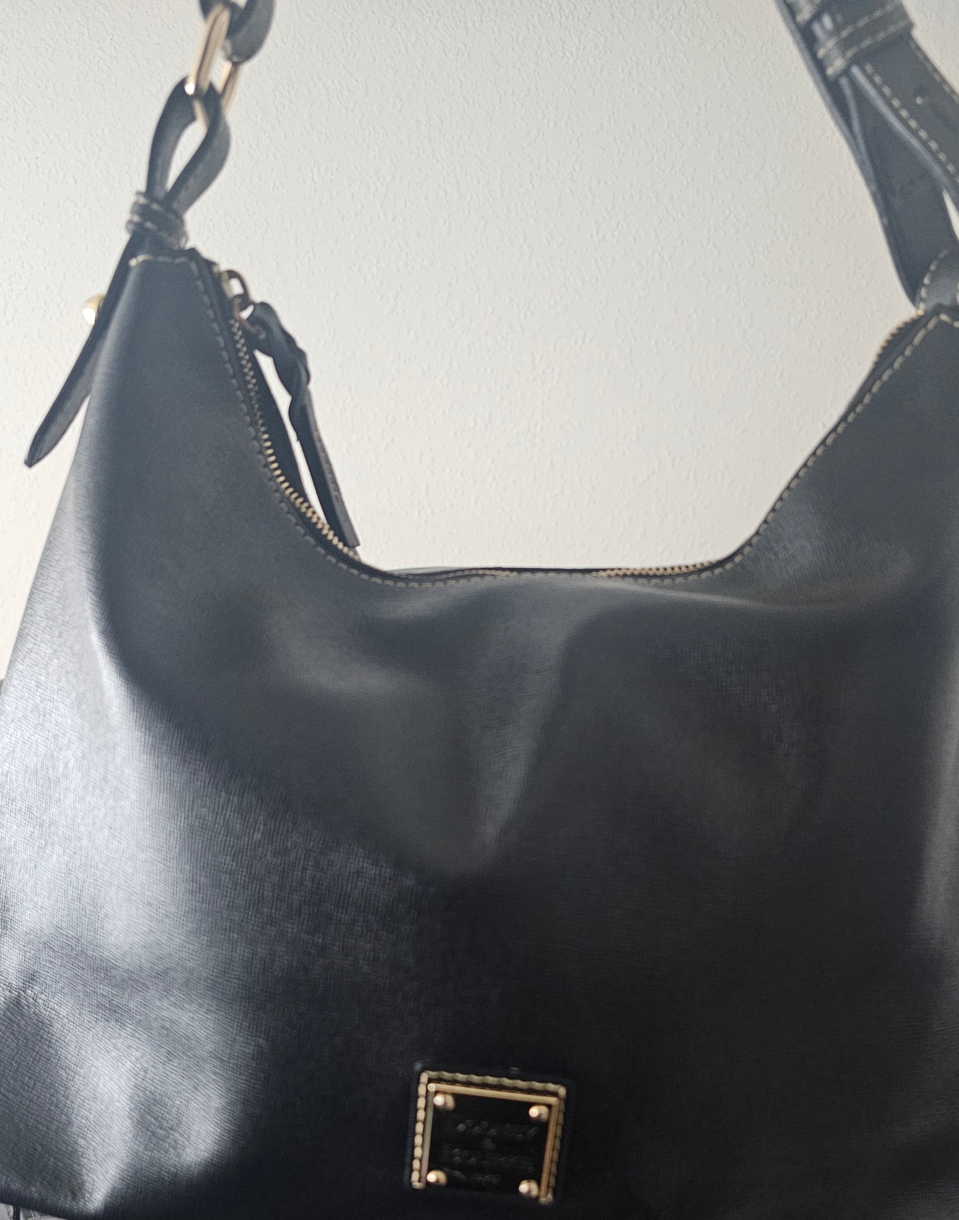 dooney bourke smooth leather backpack Dooney & Bourke Black smooth leather shoulder bag – Ictreasuresk