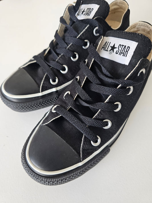 Converse all star blacked out unisex sneakers